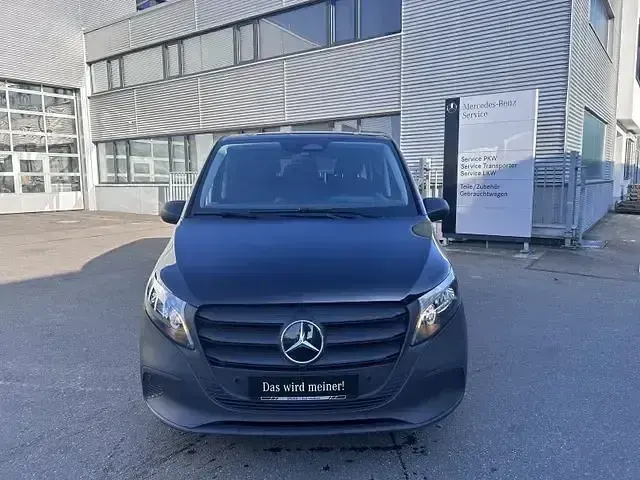 Gebraucht Mercedes Vito 163 PS (119 kW) 2025 Schwarz Van