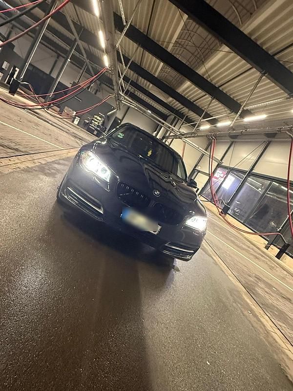 Gebraucht BMW 518 160 PS (117 kW) 2014 Schwarz Limousine