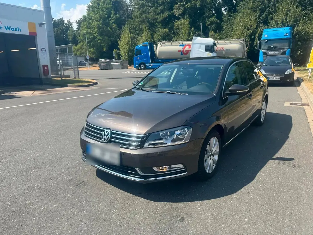 Gebraucht VW Passat 122 PS (89 kW) 2014 Braun Limousine