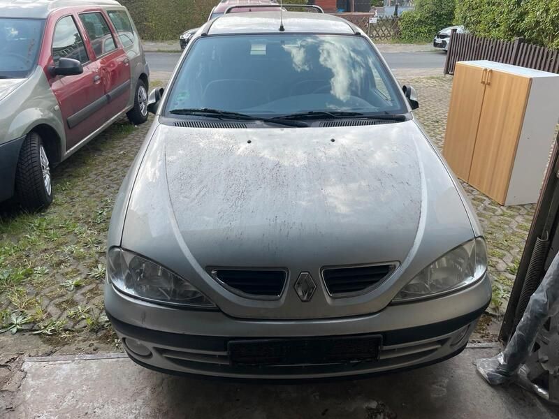 Silber Gebraucht 2000 Renault Mégane GrandTour Kombi | 500 € (Superpreis) - Bild 1/4