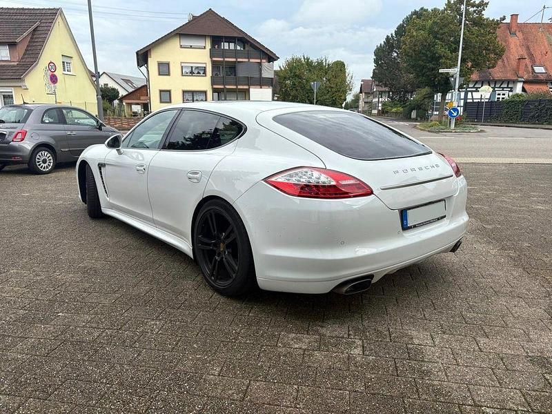 Gebraucht Porsche Panamera Platinum Edition 250 PS (183 kW) 2013 Weiß Limousine