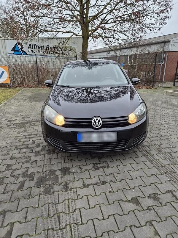 Gebraucht VW Golf VI 105 PS (77 kW) 2011 Schwarz Kleinwagen