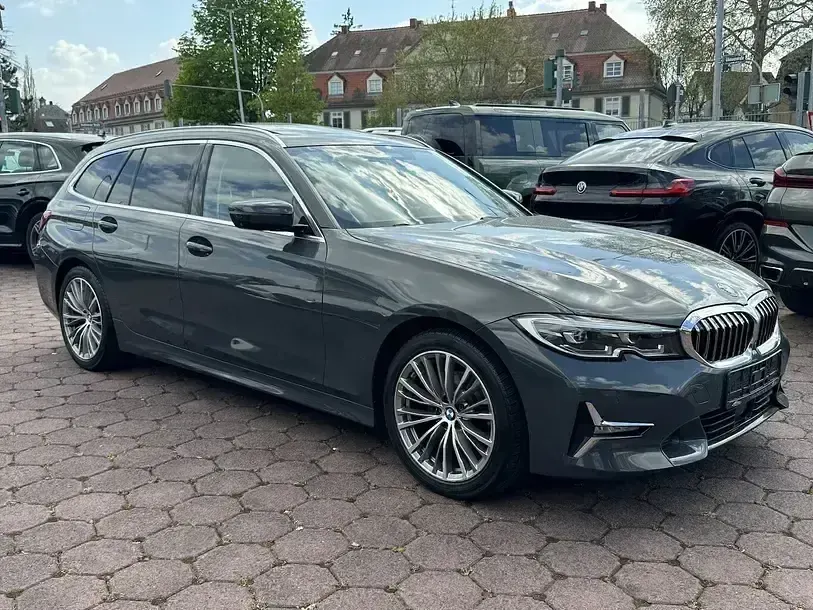 Gebraucht BMW 320 Luxury Line 190 PS (139 kW) 2019 Dravitgrau metallic Kombi