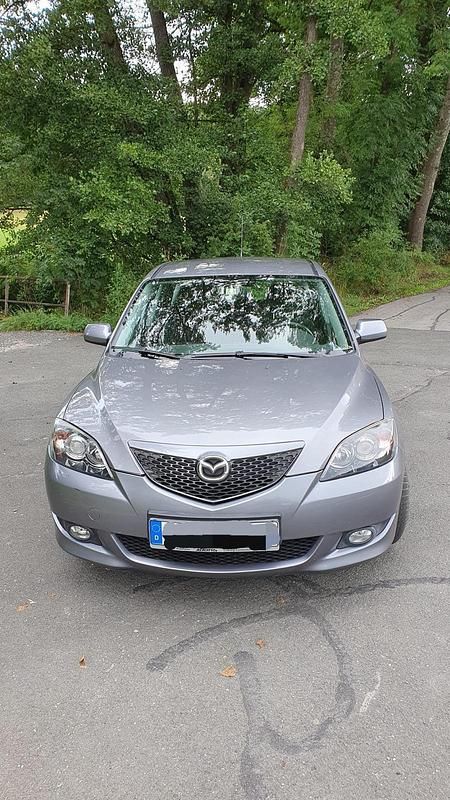 Grau Gebraucht 2005 Mazda 3 Inclusive Kleinwagen | 2.900 € (Fairer Preis) - Bild 1/4