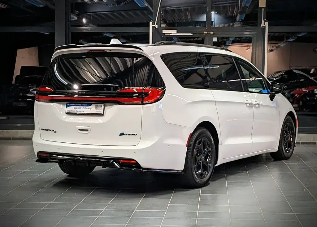 Gebraucht Chrysler Pacifica Limited 264 PS (194 kW) 2022 Weiß Van