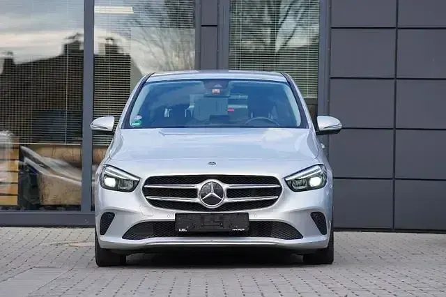 Gebraucht Mercedes B220 190 PS (139 kW) 2019 Silber Kleinwagen