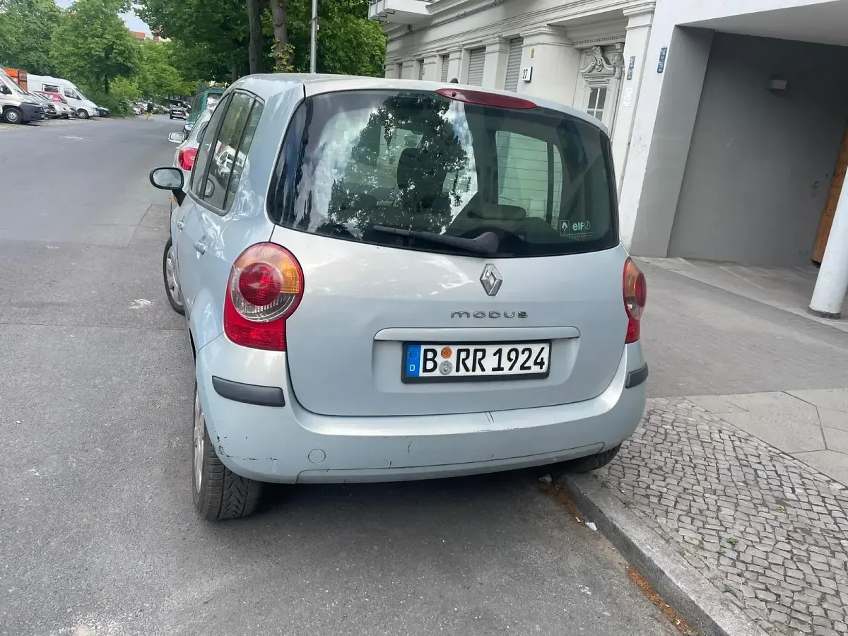 Używany Renault Modus 105 KM (77 kW) 2005 Srebrny Minivan