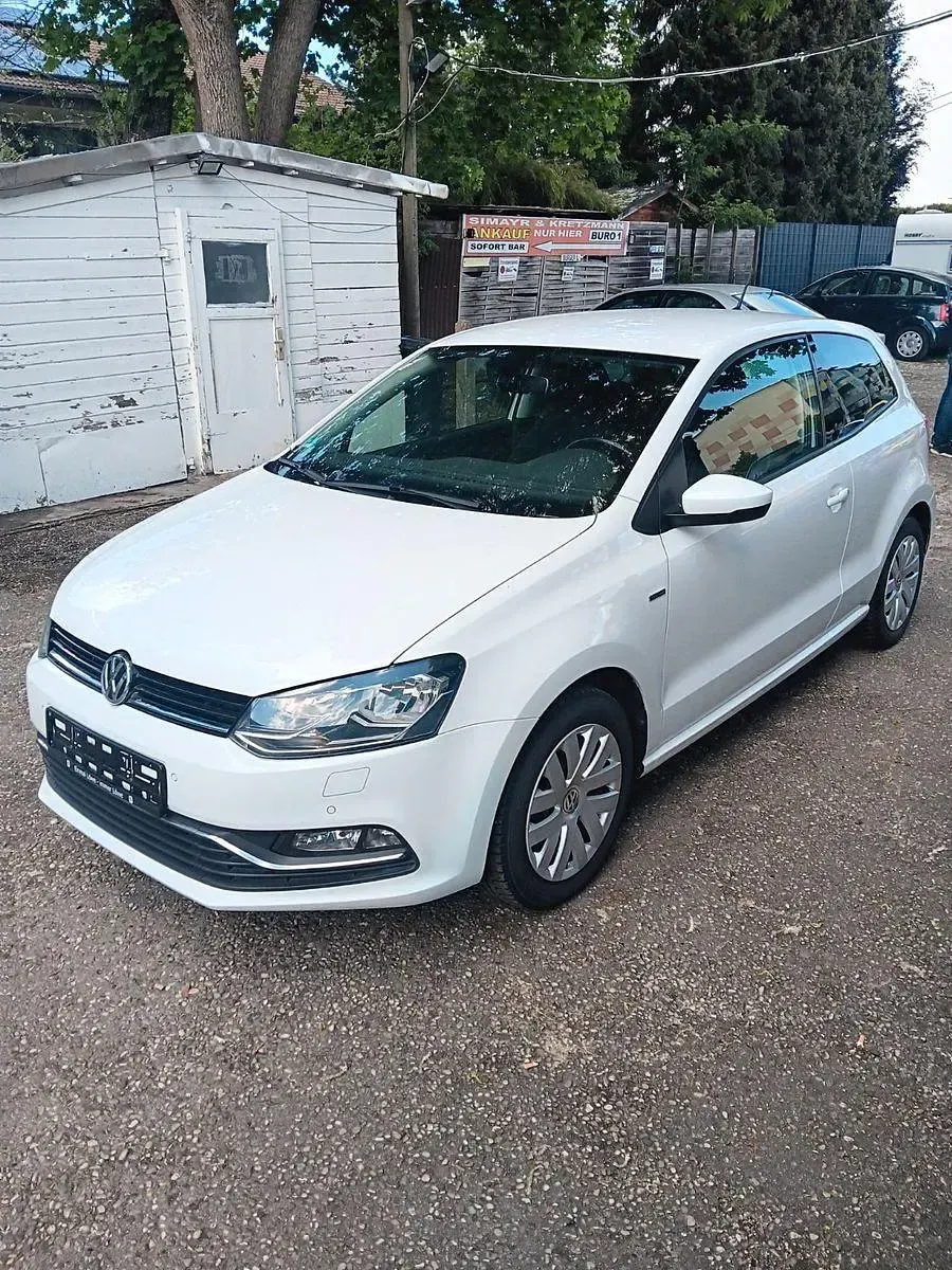 Gebraucht VW Polo LOUNGE 90 PS (66 kW) 2015 Weiß Limousine