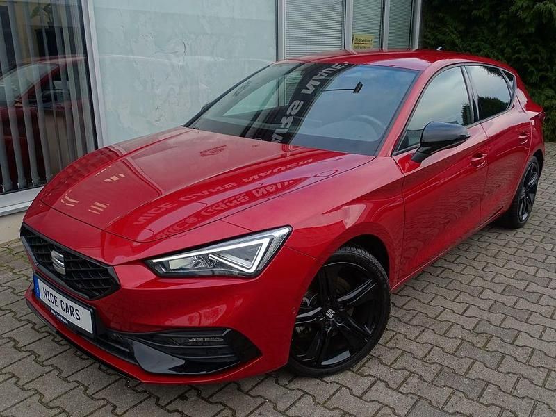 Rot Gebraucht 2020 Seat Leon FR Limousine | 20.990 € (Fairer Preis) - Bild 1/4