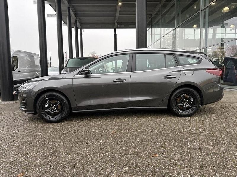 Neu Ford Focus Titanium 125 PS (91 kW) 2026 Grau Limousine