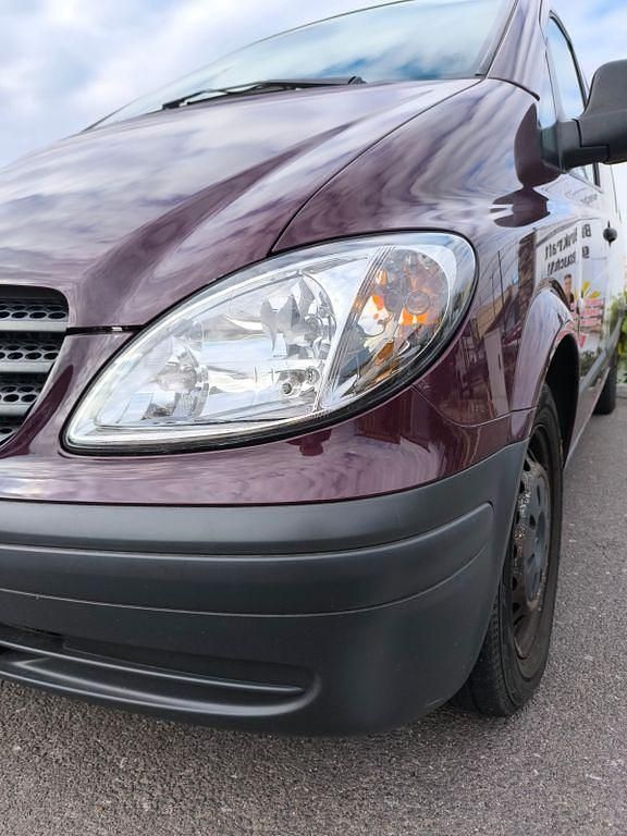 Rot Gebraucht 2008 Mercedes Vito Van / Kleinbus | 7.900 € (Guter Preis) - Bild 1/4