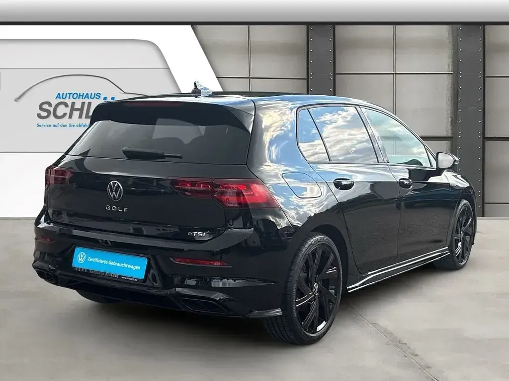 Gebraucht VW Golf VIII R-line 150 PS (110 kW) 2024 Grenadillschwarz metallic (metallic) Limousine