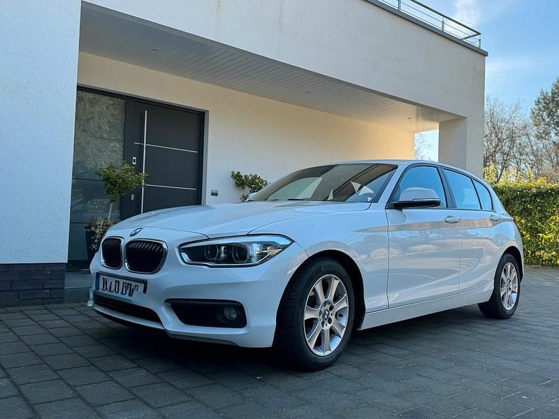 Weiß Gebraucht 2015 BMW 116 Kleinwagen | 13.000 € (Fairer Preis) - Bild 1/4