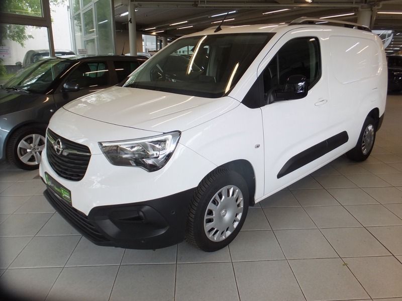 Jade weiss/arktis weiss Gebraucht 2021 Opel Combo Van / Kleinbus | 23.990 € (Etwas zu teuer) - Bild 1/4