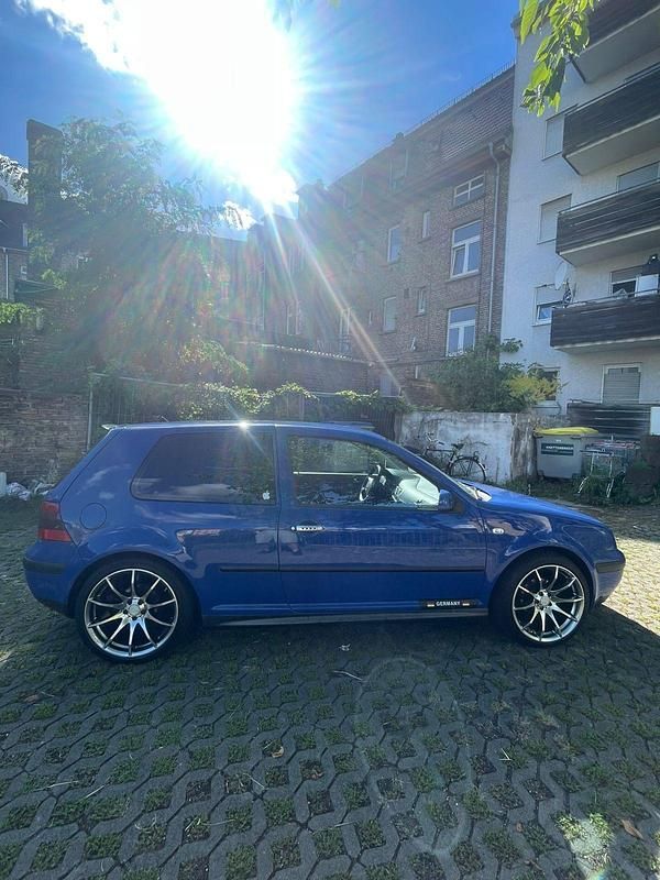 Second-hand VW Golf Sport 2000 Albastru Coupe