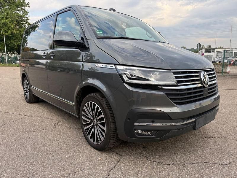 Grau Gebraucht 2022 VW T6.1 Highline Van | 48.800 € - Bild 1/4