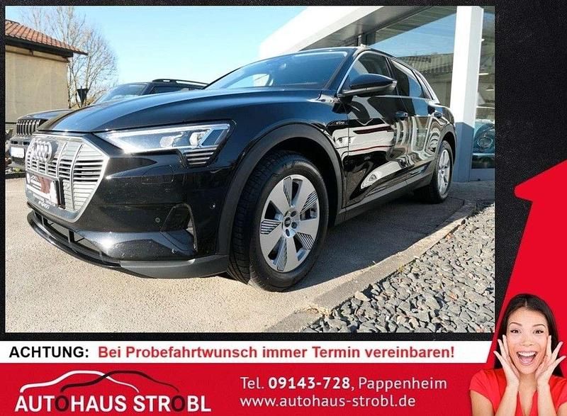 Brillantschwarz Gebraucht 2021 Audi e-tron Basis SUV | 24.350 € (Etwas zu teuer) - Bild 1/4
