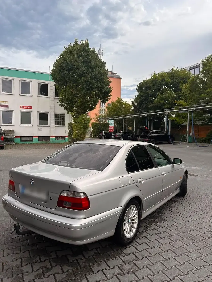 Gebraucht BMW 520 177 PS (130 kW) 2002 Silber Limousine