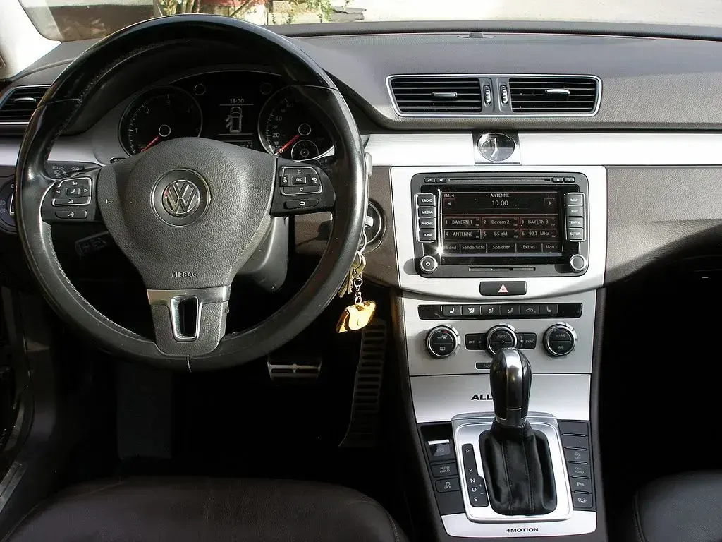 Gebraucht VW Passat Alltrack 170 PS (125 kW) 2012 Braun Kombi