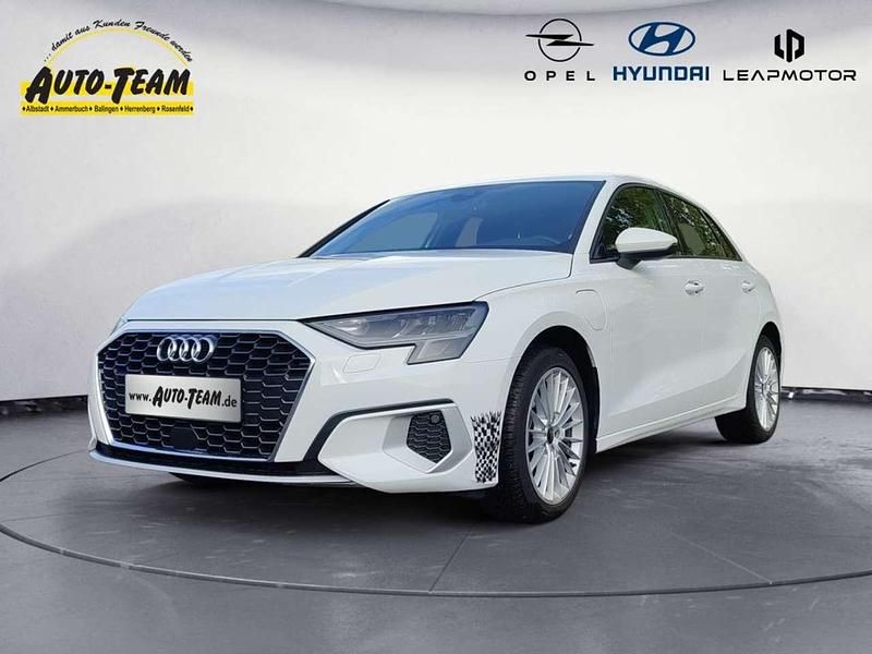 Ibis white Gebraucht 2021 Audi A3 Sportback e-tron Advanced Limousine | 20.880 € (Guter Preis) - Bild 1/4