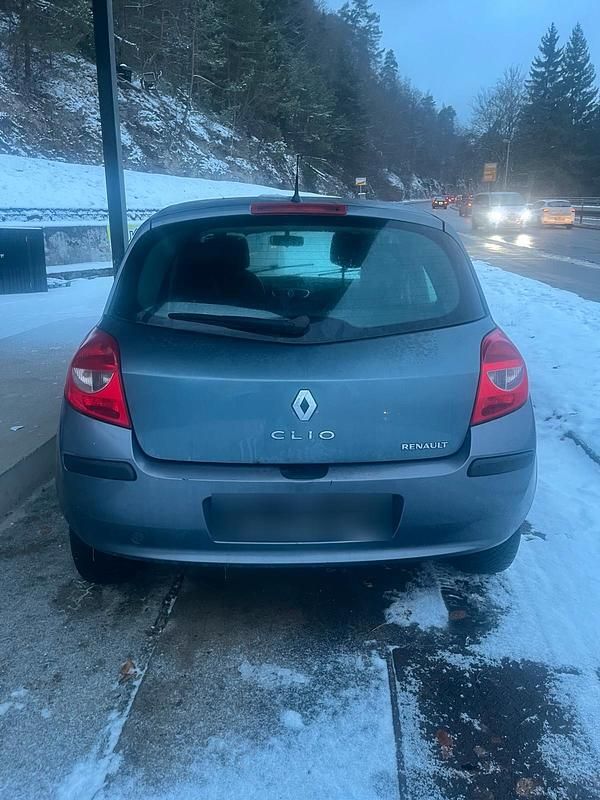 Gebraucht Renault Clio III 75 PS (55 kW) 2007 Grau Kleinwagen