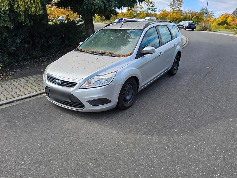 Silber Gebraucht 2010 Ford Focus Kombi | 990 € (Superpreis) - Bild 1/4