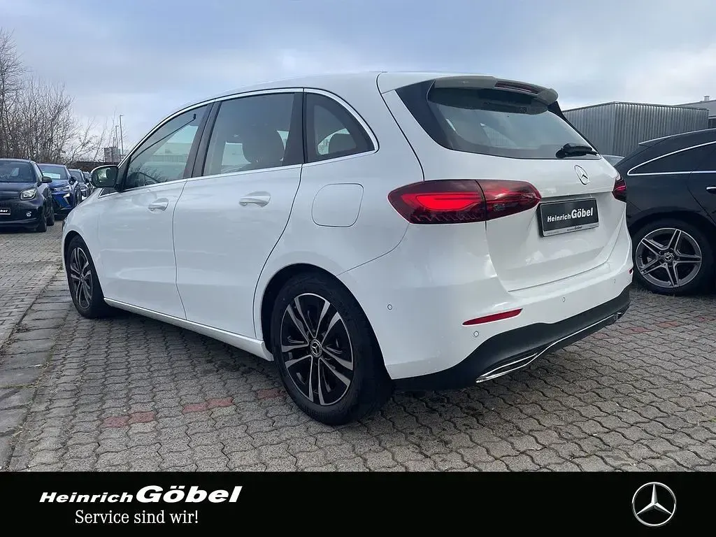 Gebraucht Mercedes B200 Progressive 163 PS (119 kW) 2024 Unilack polarweiß Kleinwagen