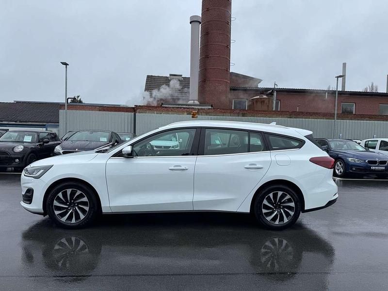 Gebraucht Ford Focus Style 125 PS (91 kW) 2022 Weiß Kombi