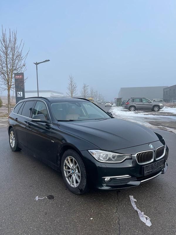 Gebraucht BMW 320 Luxury Line 184 PS (135 kW) 2013 Schwarz Kombi