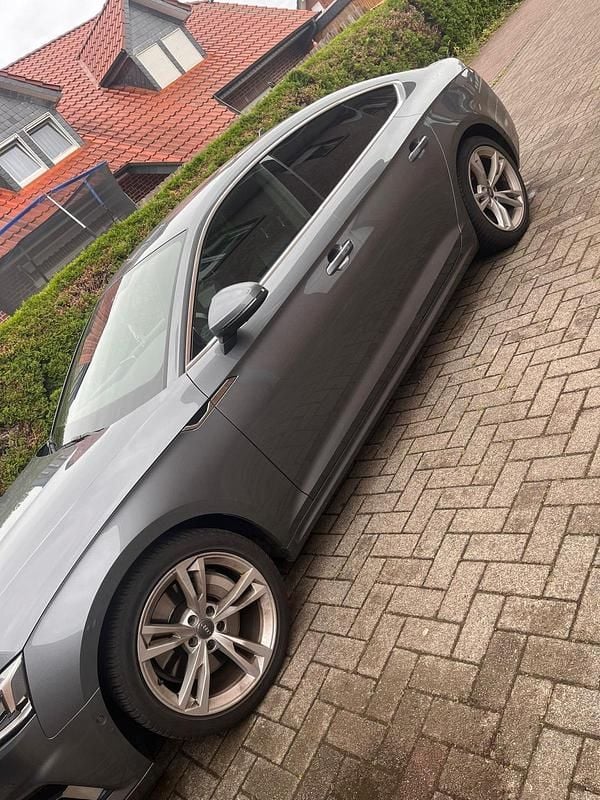 Grau Gebraucht 2017 Audi A5 Sportback Coupé | 18.500 € (Fairer Preis) - Bild 1/4
