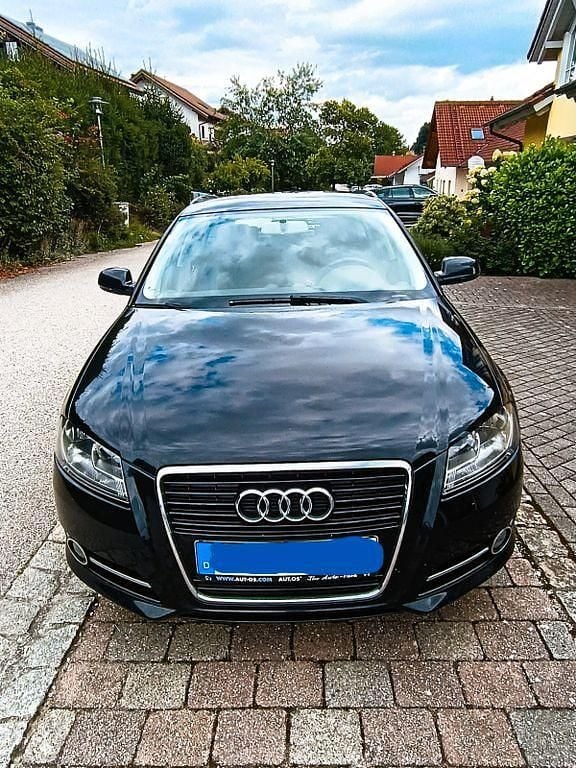 Schwarz Gebraucht 2010 Audi A3 Sportback Sport Limousine | 3.999 € (Guter Preis) - Bild 1/4