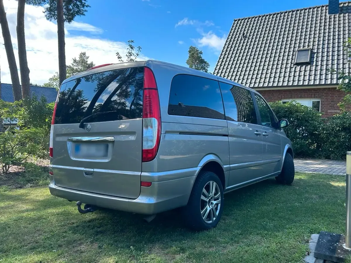 Gebraucht Mercedes Viano 116 PS (85 kW) 2009 Silber Van / Kleinbus
