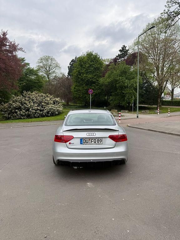 Używany Audi S5 Sport 333 KM (244 kW) 2013 Srebrny Coupe