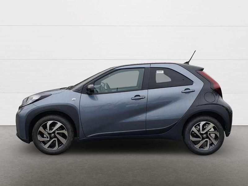 Gebraucht Toyota Aygo X 72 PS (52 kW) 2025 Grau SUV