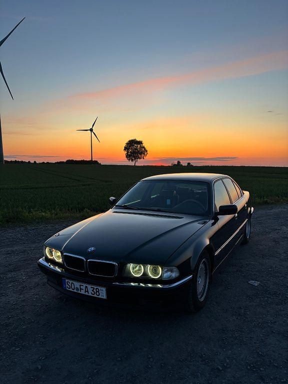Grün Gebraucht 1996 BMW 728 Performance Limousine | 3.900 € (Guter Preis) - Bild 1/4