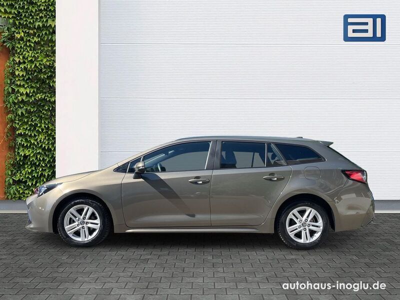 Gebraucht Toyota Corolla Business Edition 122 PS (89 kW) 2022 Gold Limousine