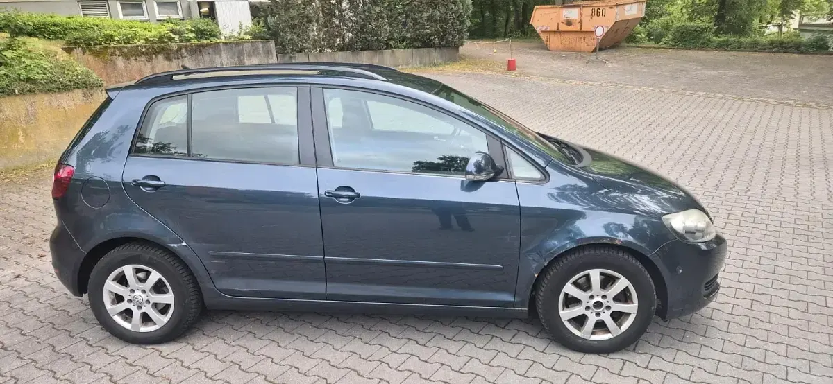Gebraucht VW Golf VI 109 PS (80 kW) 2010 Blau Kleinwagen