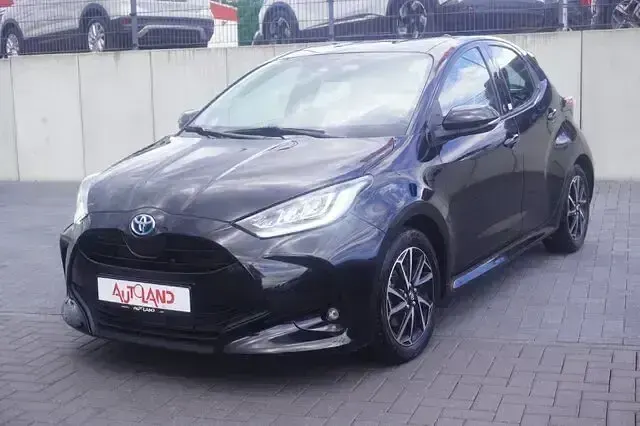 Gebraucht Toyota Yaris Team 116 PS (85 kW) 2022 Schwarz Kleinwagen