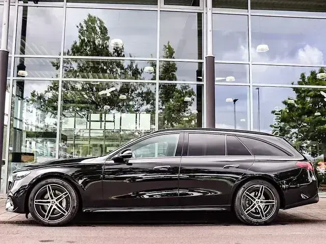 Gebraucht Mercedes E220 Advanced 197 PS (144 kW) 2025 Schwarz Limousine