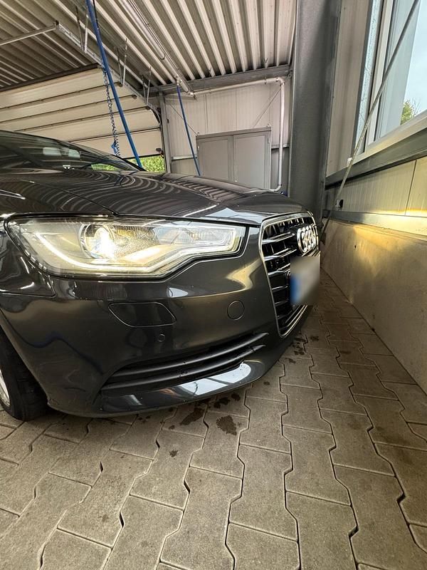 Gebraucht Audi A6 179 PS (131 kW) 2012 Schwarz Limousine