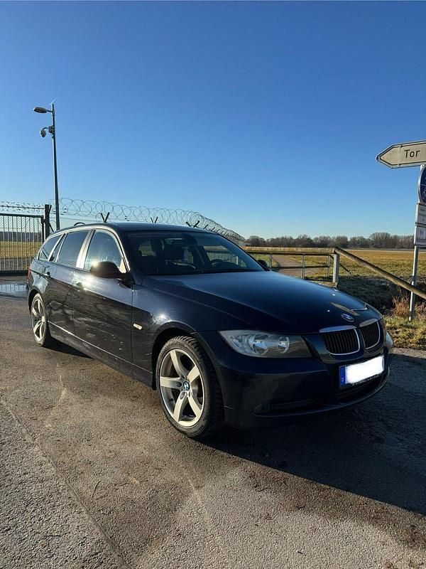 Blau Gebraucht 2008 BMW 320 Kombi | 2.490 € (Superpreis) - Bild 1/4