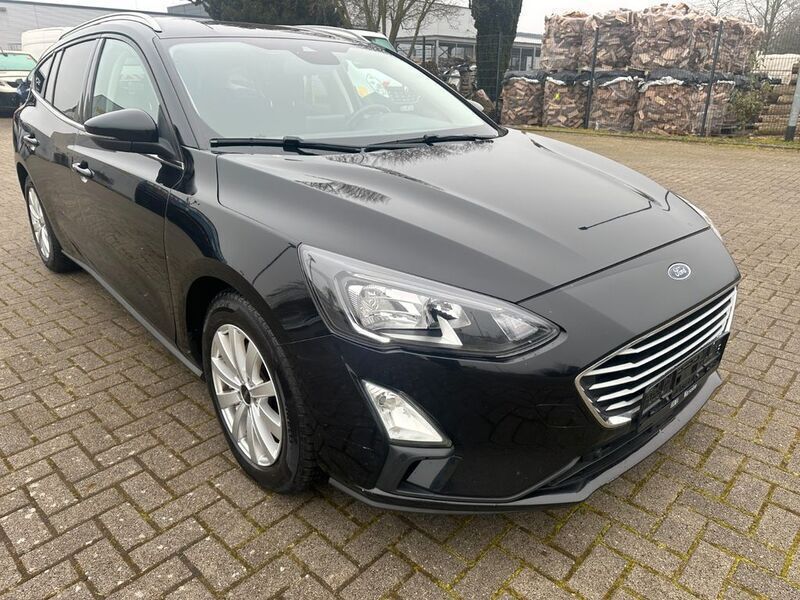 Gebraucht Ford Focus Cool & Connect 120 PS (88 kW) 2020 Obsidianschwarz metallic Kombi