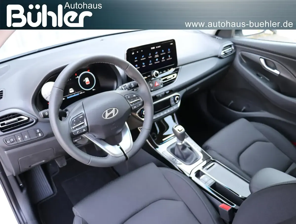 Neu Hyundai i30 Trend 116 PS (85 kW) 2026 Sailing blue mineraleffekt Limousine