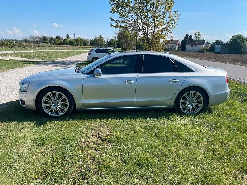 Gebraucht Audi A8 Ambiente 351 PS (258 kW) 2010 Silber Limousine