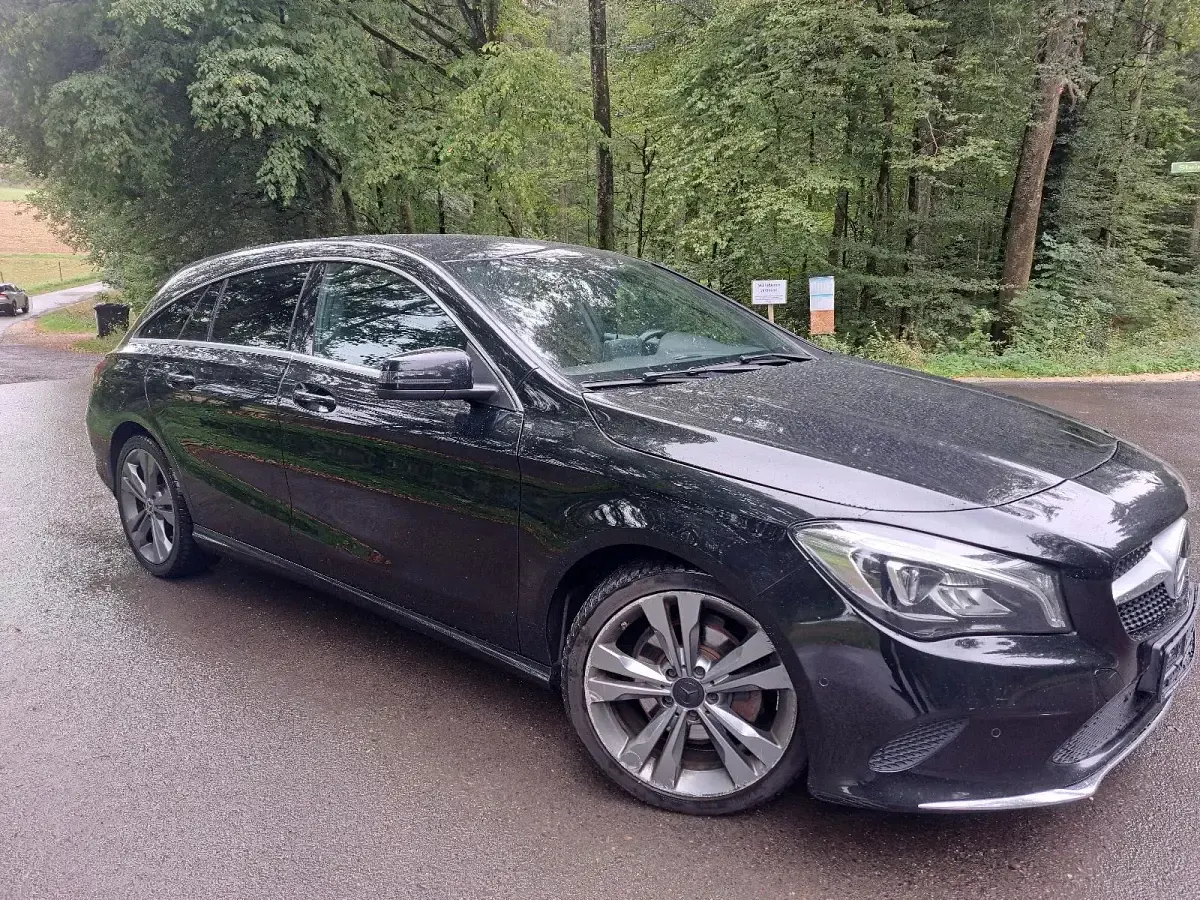 Gebraucht Mercedes CLA180 109 PS (80 kW) 2018 Schwarz Coupé