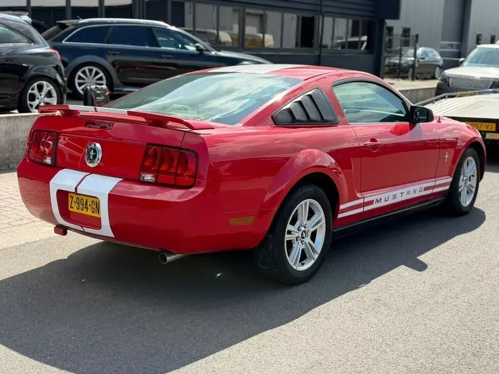 Gebraucht Ford Mustang Fastback 213 PS (156 kW) 2005 Rot Coupé