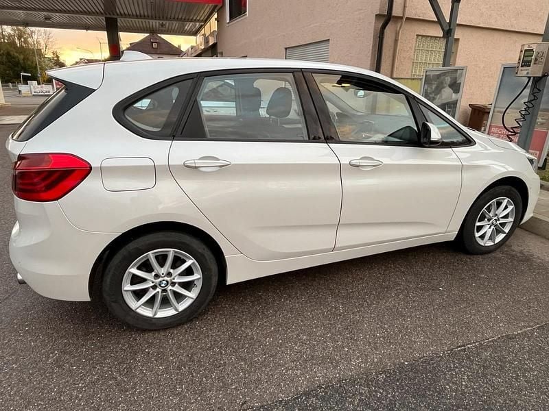 Gebraucht BMW 220 Active Tourer 192 PS (141 kW) 2018 Weiß Van / Kleinbus