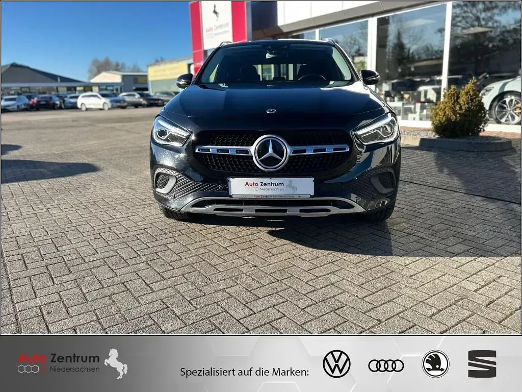 Gebraucht Mercedes GLA250 Progressive 218 PS (160 kW) 2021 Kosmosblack  met. SUV