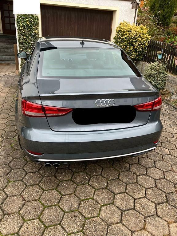Gebraucht Audi A3 Sport 150 PS (110 kW) 2019 Grau Limousine
