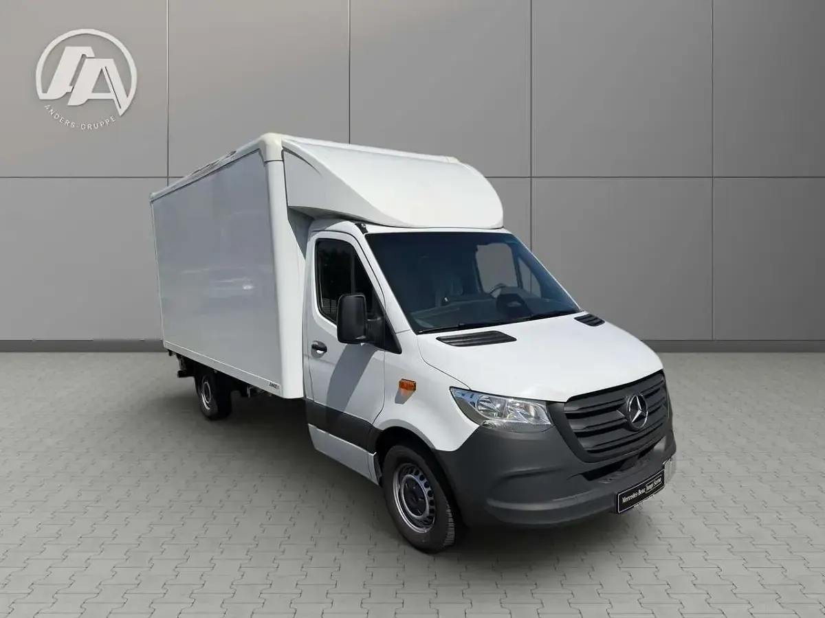 Gebraucht Mercedes Sprinter 170 PS (125 kW) 2025 Arktikweiß Van